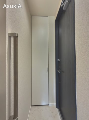 玄関　同タイプ間取りの別部屋写真です。
