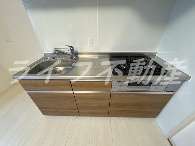 キッチン　コンパクトなキッチンで掃除もラクラク