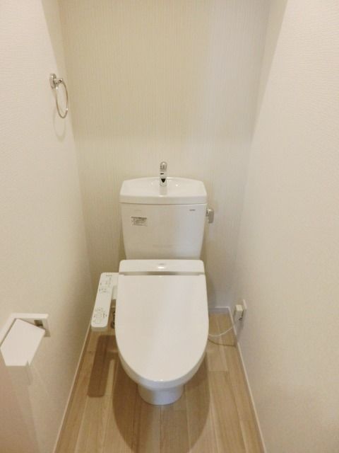 トイレ　ウォシュレット付きで快適