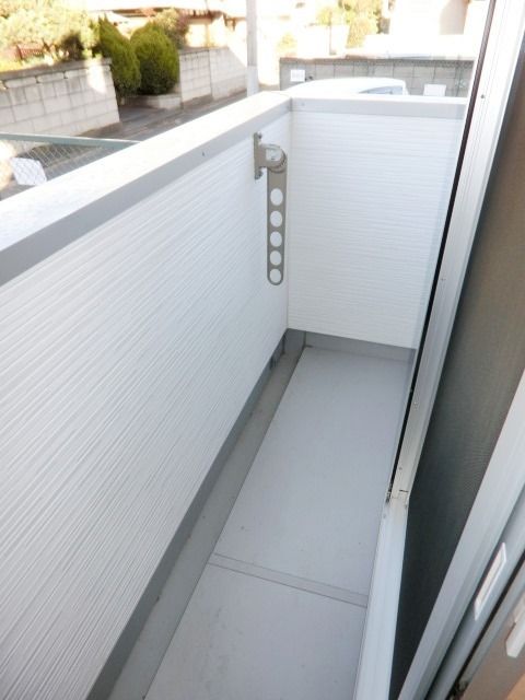 バルコニー　広々バルコニー