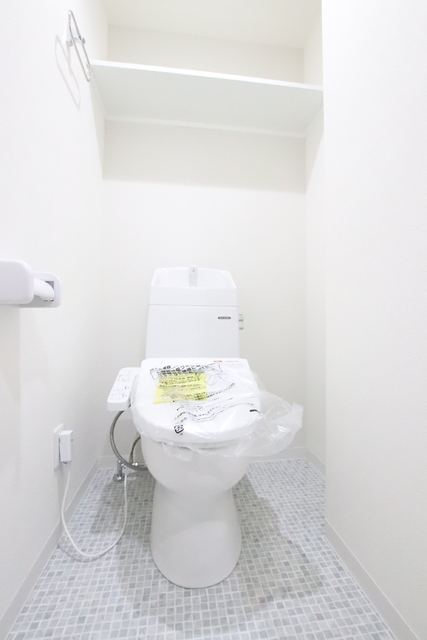 トイレ　同間取・他号室の参考写真となります。