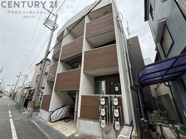 建物外観　居住者専用のごみ置き場があります。
