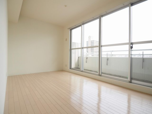 居室・リビング　ドゥーエ谷町