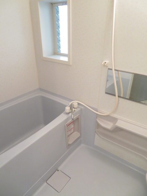バス・シャワールーム　換気窓有り