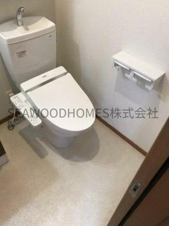 トイレ　温水洗浄便座で冬もヒンヤリしません。