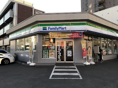 コンビニ　ファミリーマート札幌北11条東6丁目店（コンビニ）まで94m