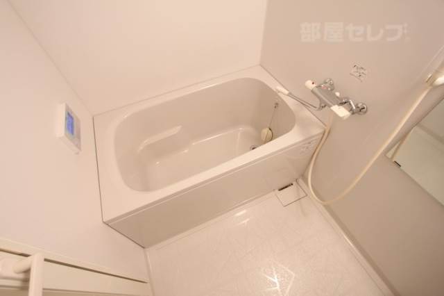 バス・シャワールーム　追い炊きつきのゆったりとしたお風呂