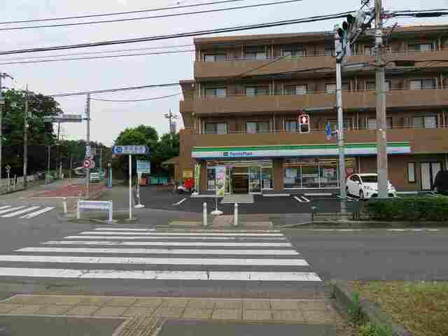 コンビニ　ファミリーマート（コンビニ）まで350m