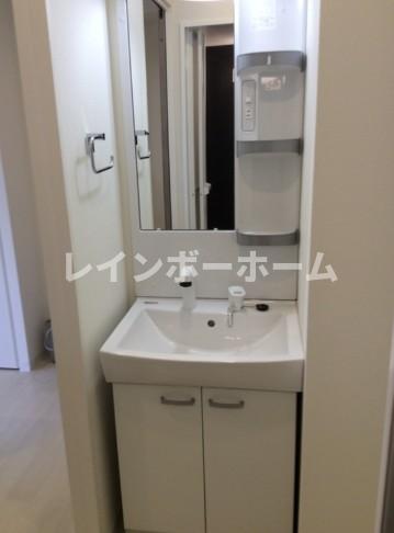 洗面設備　同物件別号室参考写真です。