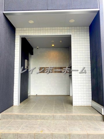 エントランス　同物件別号室参考写真です。