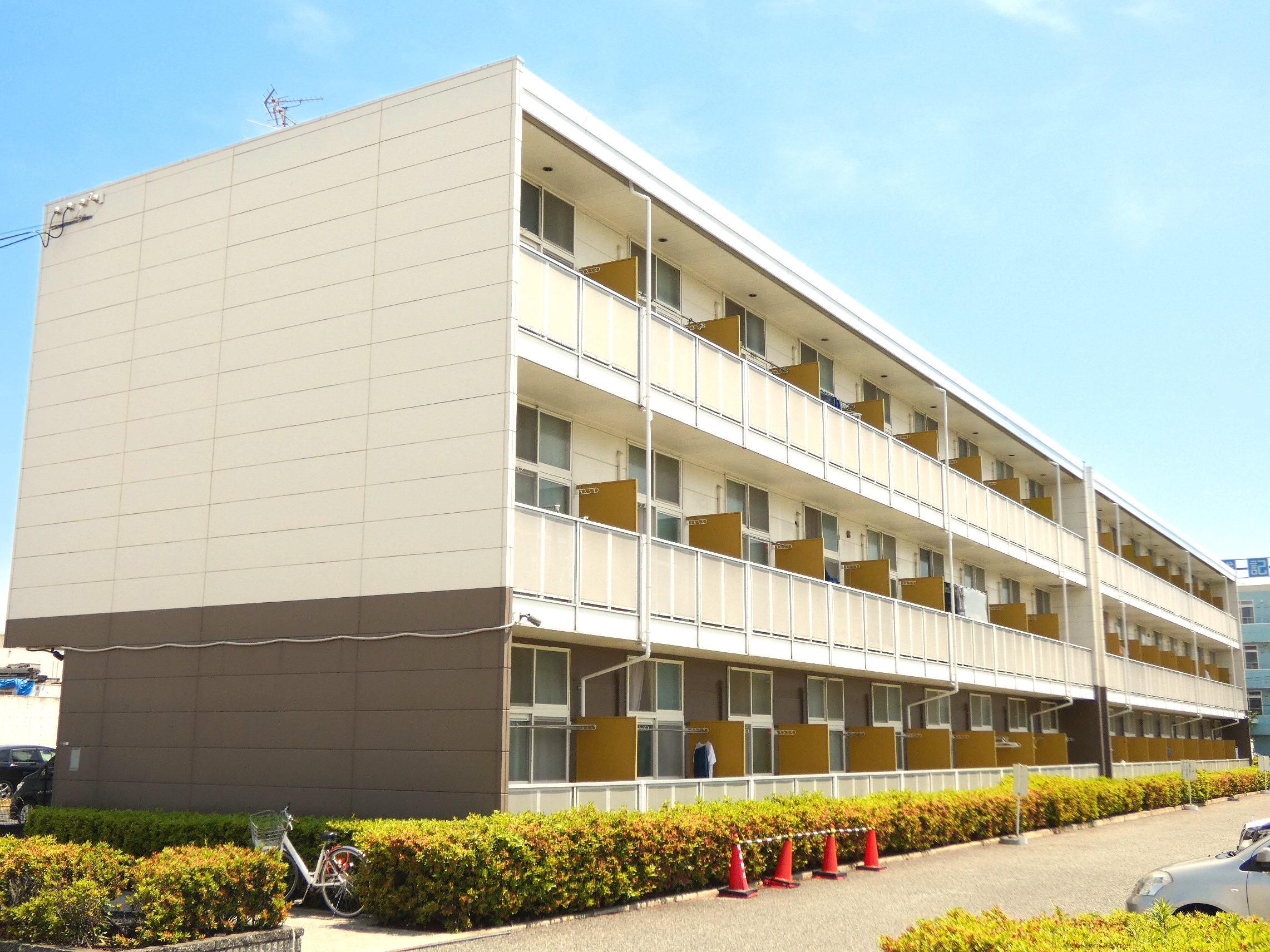 建物外観　★駐車場枠14台有ります！空き確認はお問い合わせください★