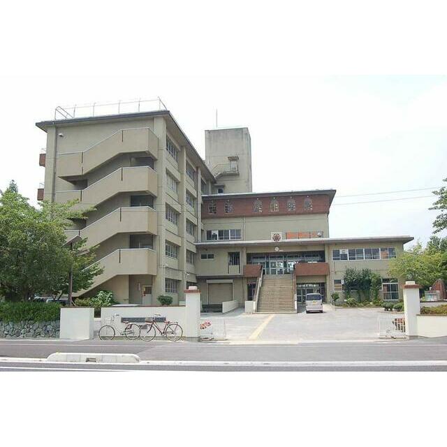 中学校　越谷市立大相模中学校（中学校）まで1321m