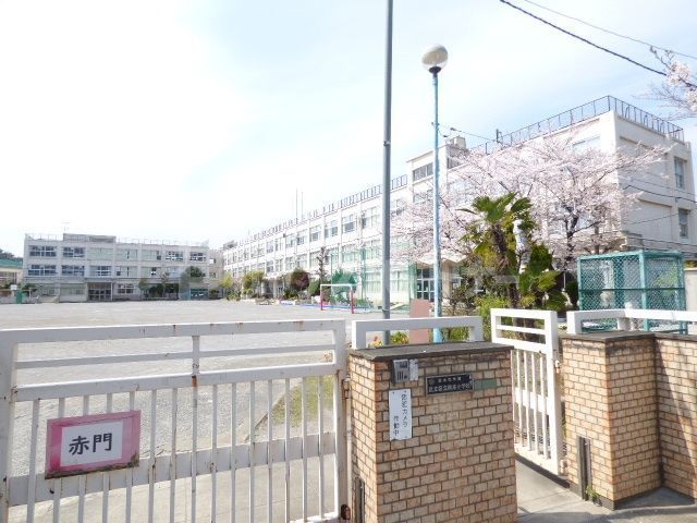 小学校　興本扇学園足立区立興本小学校（小学校）まで610m