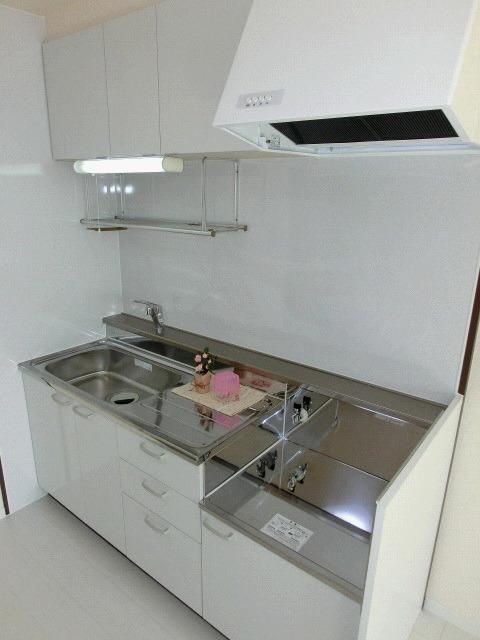 キッチン　収納豊富　オープンキッチン