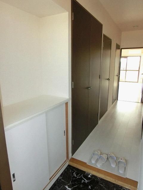 玄関　シューズBOX完備