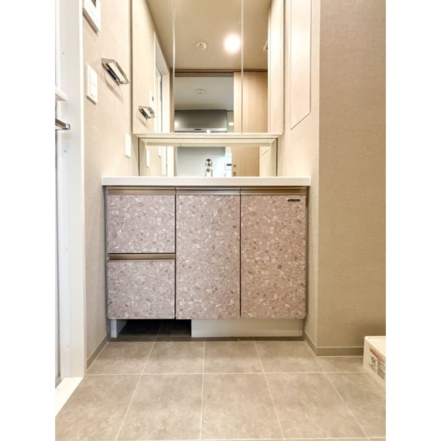 洗面設備　※写真は同タイプ住戸です。