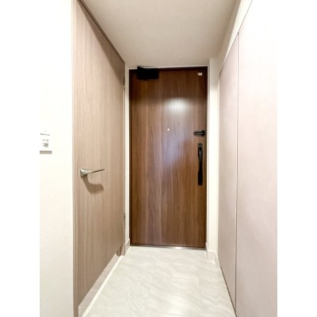 玄関　※写真は同タイプ住戸です。