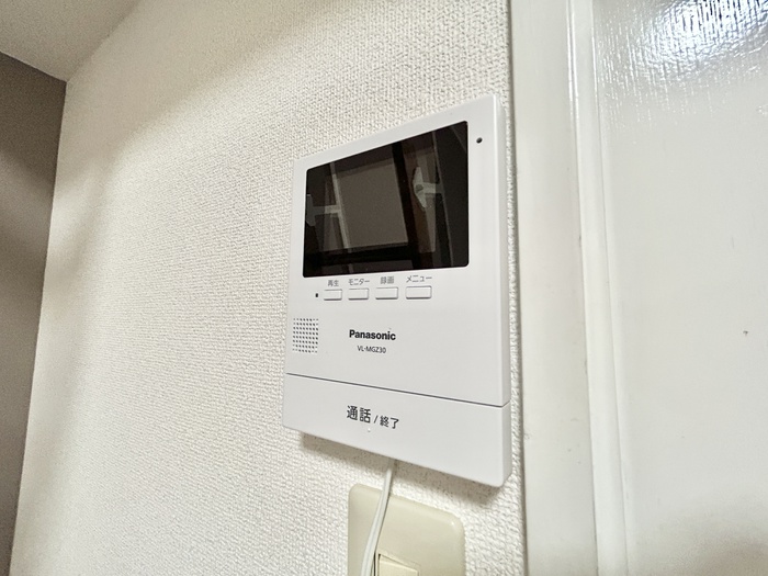 セキュリティ　画像の家具小物家電は付いていません。