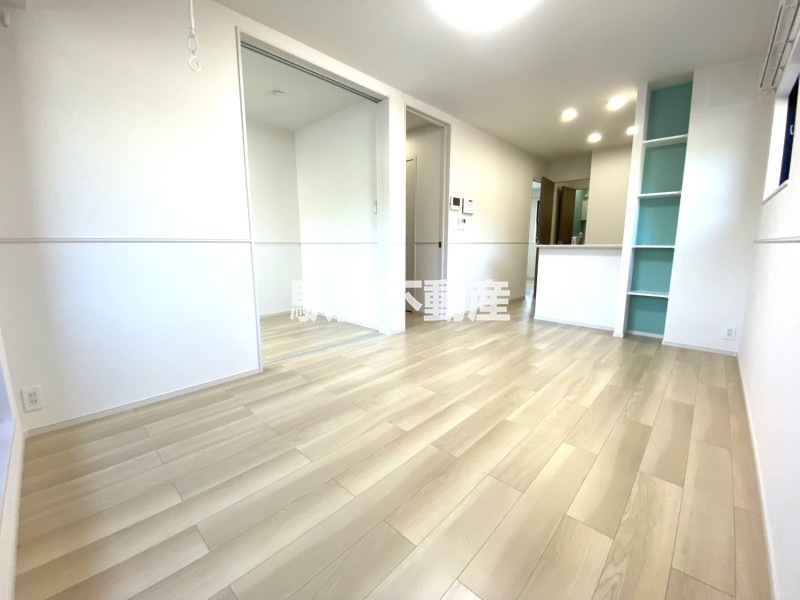 居室・リビング　同建物別部屋