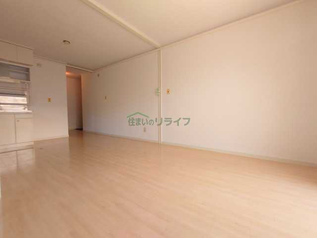 下北沢ロイヤルハイツの居間写真