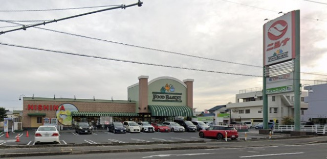 スーパー　ニシナフードバスケット中仙道店（スーパー）まで879m