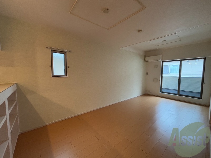 居室・リビング　リビングは１５．５帖の広さがあり、角部屋です。
