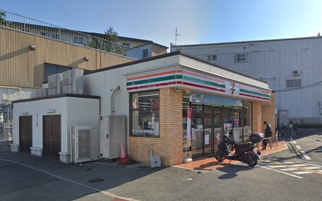 コンビニ　セブンイレブン　東豊中4丁目店（コンビニ）まで662m