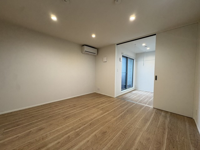 居室・リビング　同施工会社参考写真です