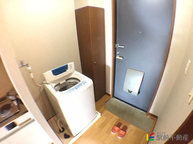 玄関　家具家電は付きません
