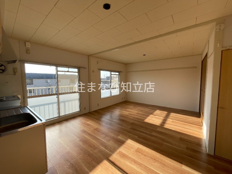 居室・リビング　同型別部屋写真