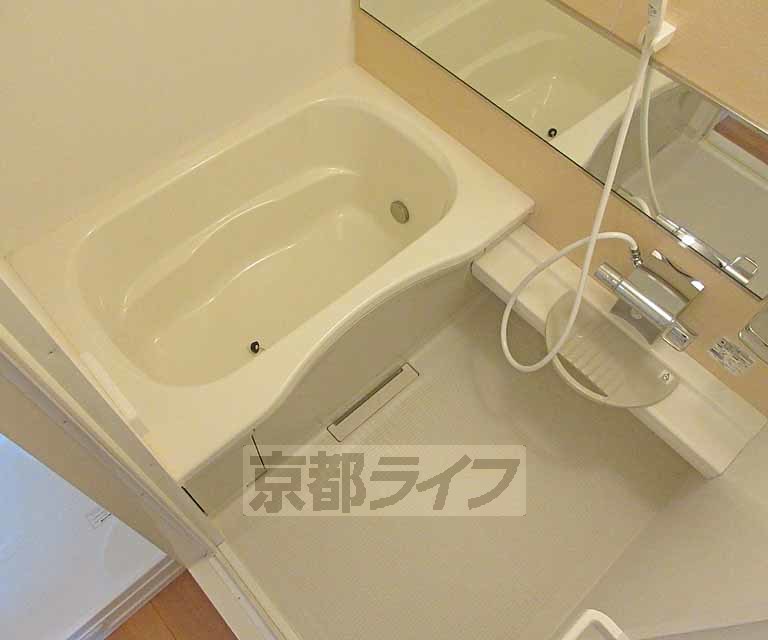 バス・シャワールーム　暖かい色合いの浴室です！