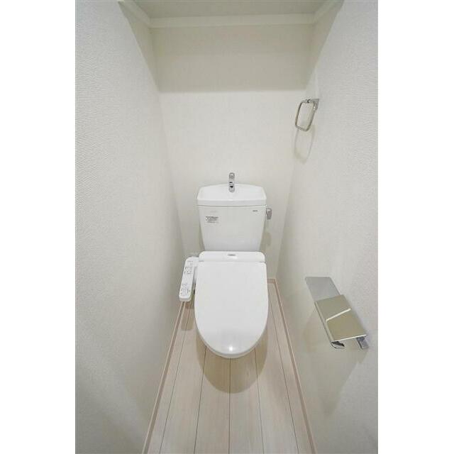 トイレ　同タイプの別部屋です