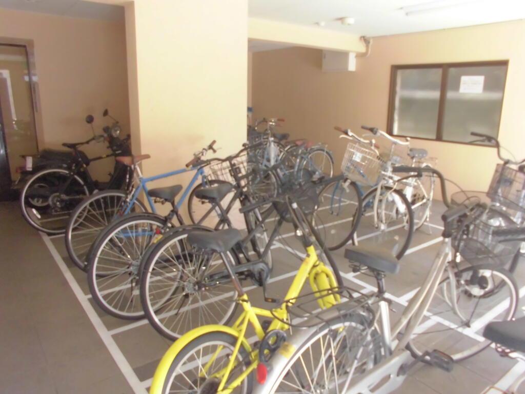 駐車場　駐輪場