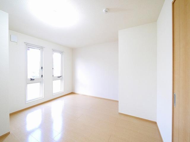 その他部屋・スペース　落ち着いて過ごせるお部屋なので、寝室にいかがでしょうか