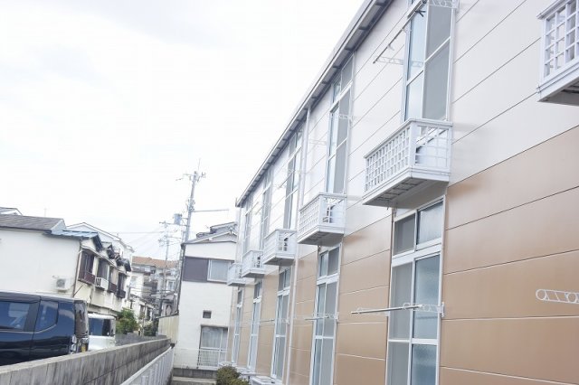 レオパレス上野西の外観写真
