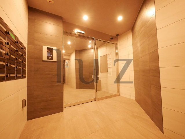 エントランス　建物の内部です