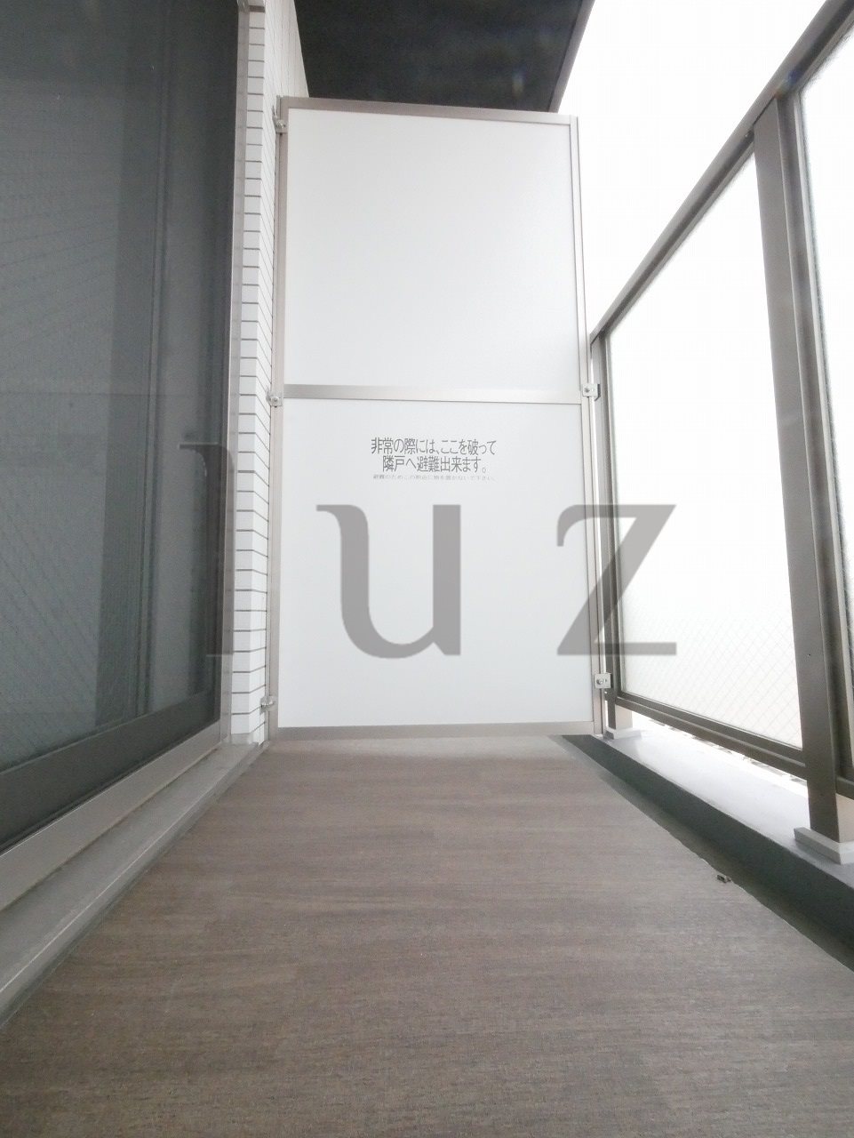 バルコニー　陽当たり良好なバルコニーです