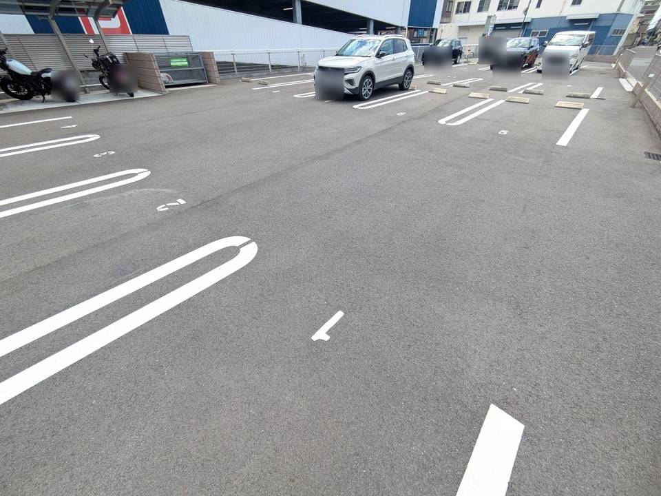 駐車場　駐車場