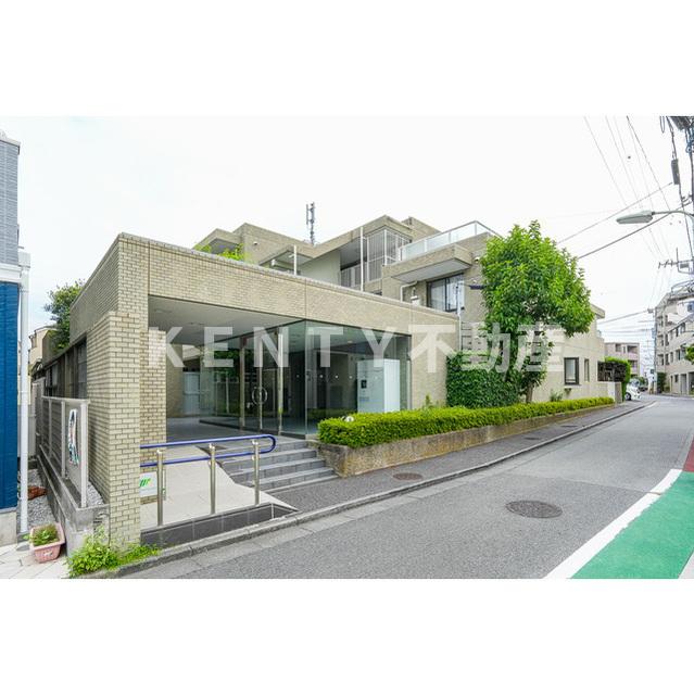エントランス　清潔なエントランスです