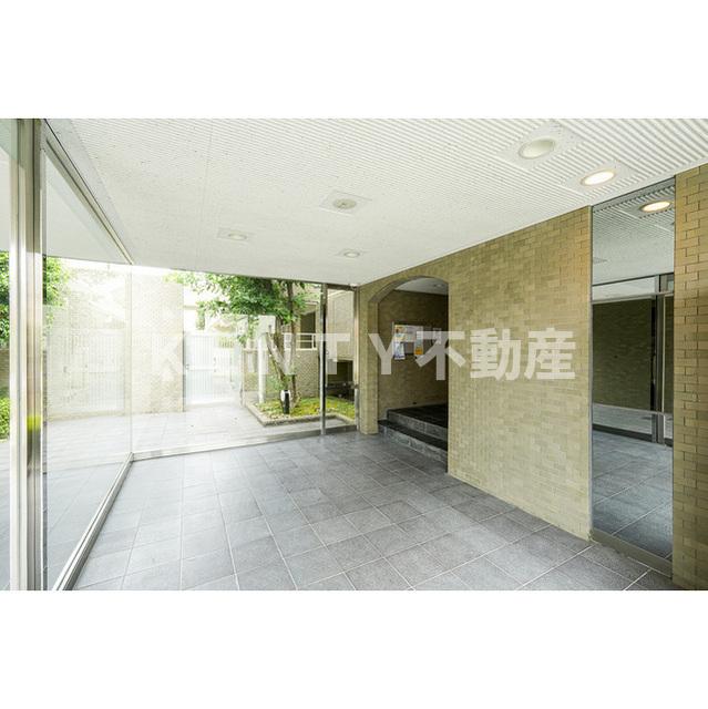 ロビー　落ち着いたロビーです
