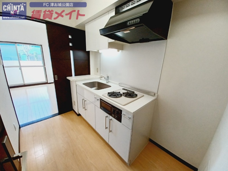 キッチン　同物件別部屋の参考写真