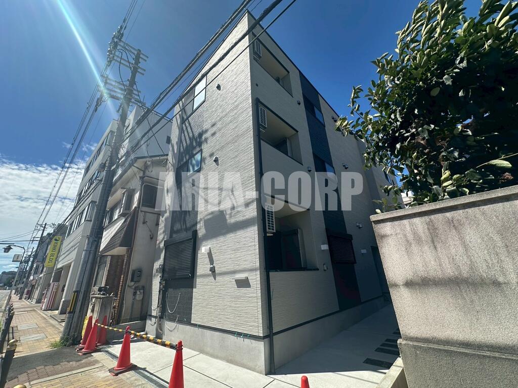 建物外観　2025年完成、大手ハウスメーカー施工のデザイナーズアパート