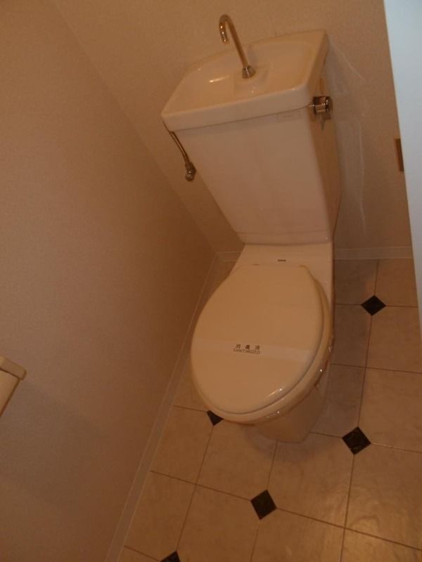ファムール武庫之荘のトイレ写真