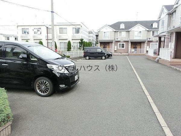 駐車場　敷地内駐車場！