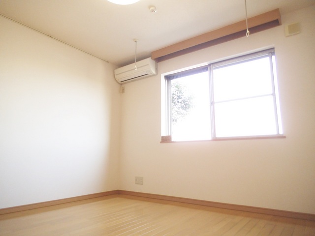居室・リビング　日当たりのよいお部屋です