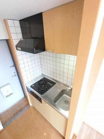 ＪＲ総武線 千葉駅 徒歩7分 10階建 築20年のキッチン写真