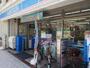 コンビニ　ローソン新城駅前店（コンビニ）まで84m