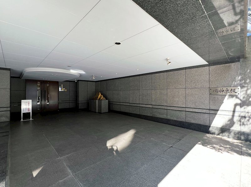 パレ神楽坂の玄関写真