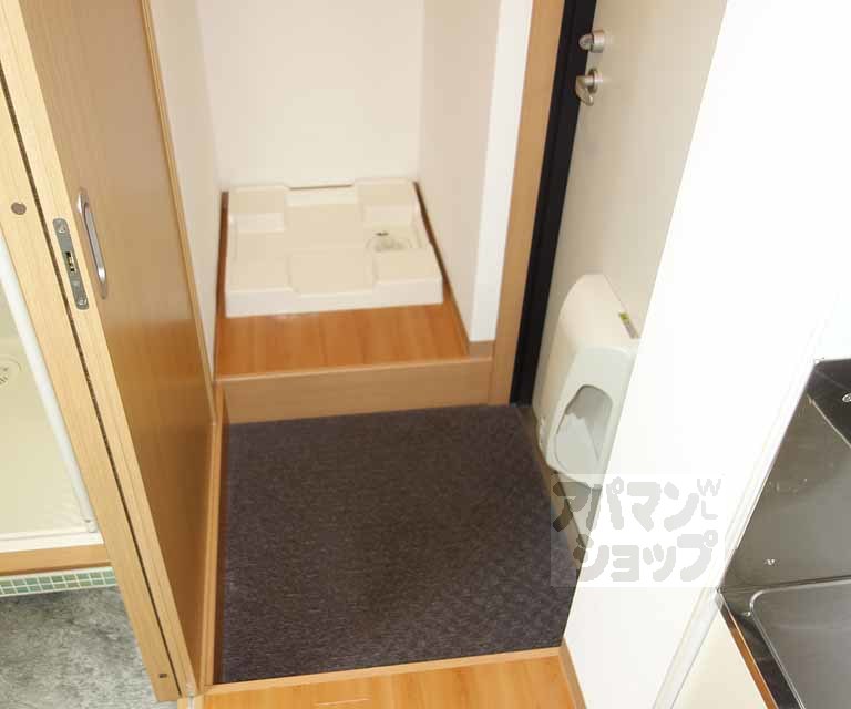 七条西大路メゾンの玄関写真