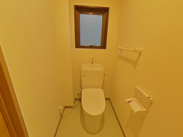 東向島3丁目317貸家のトイレ写真